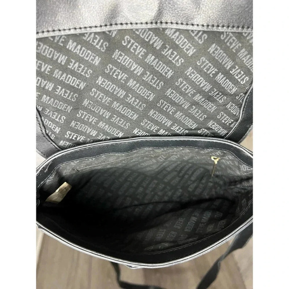 Steve Madden crossbody. - Picture 6 of 6